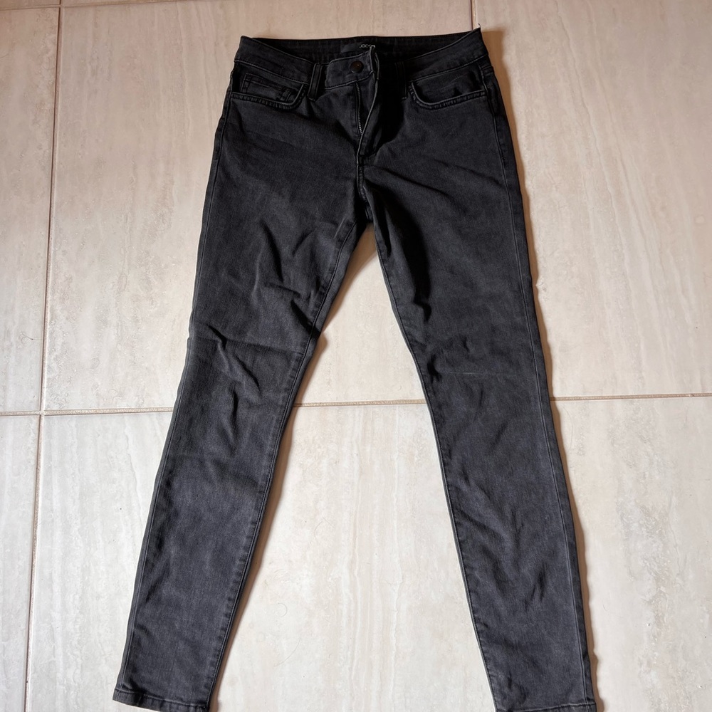 Joe’s Jeans in black